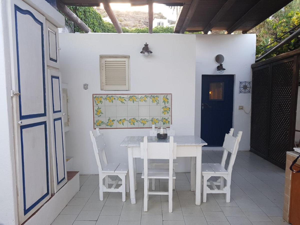Con I Piedi Nell'Acqua Apartment Stromboli Exterior photo