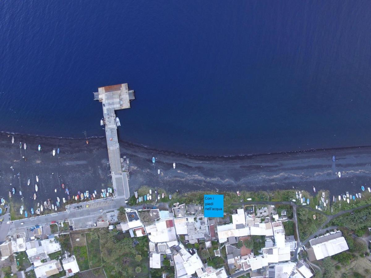 Con I Piedi Nell'Acqua Apartment Stromboli Exterior photo